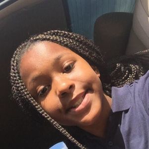 Meet your Posher, Simone